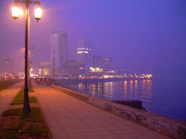 Paseo de Noche por la Costanera de Mar del Plata